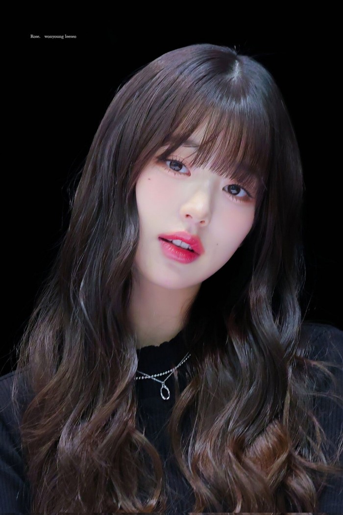 20240211_102749.jpg 어제 명절에도 근무한 장원영 팬싸인회